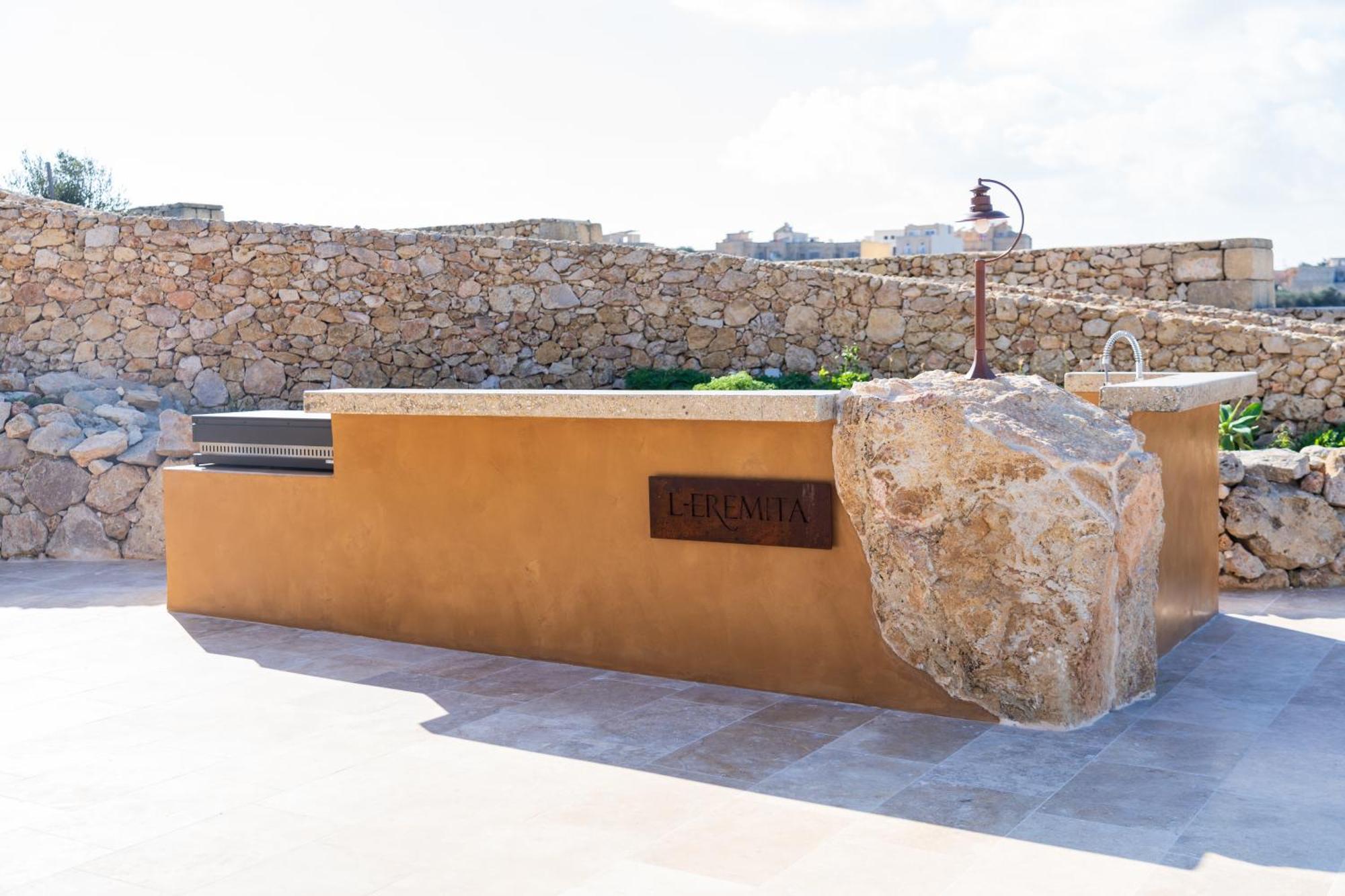 L-Eremita Boutique Hotel Qala Dış mekan fotoğraf